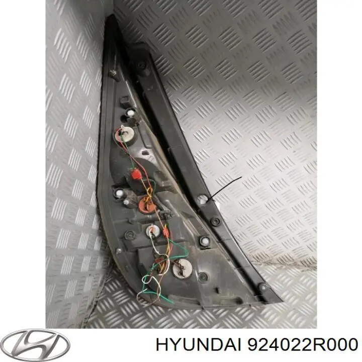 Купить 924022R000 Hyundai/Kia Фонарь задний правый верхний