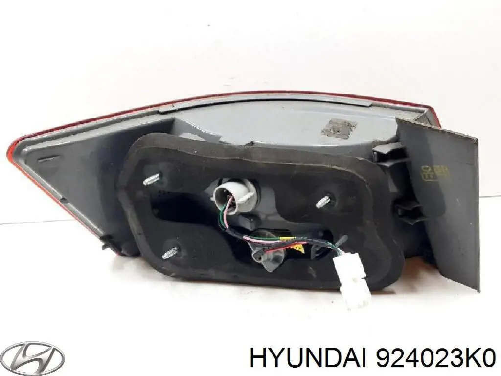 Фонарь задний правый внешний 924023K000 Hyundai/Kia