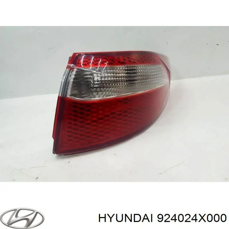 Фонарь задний правый внешний 924024X000 Hyundai/Kia