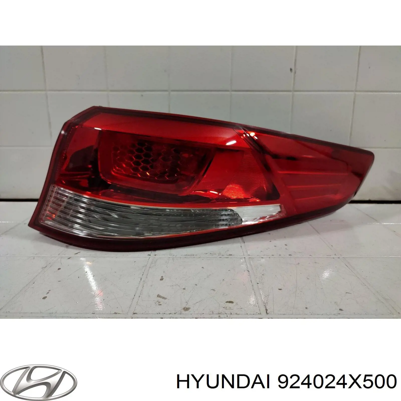 924024X500 Hyundai/Kia Задний правый внешний фонарь