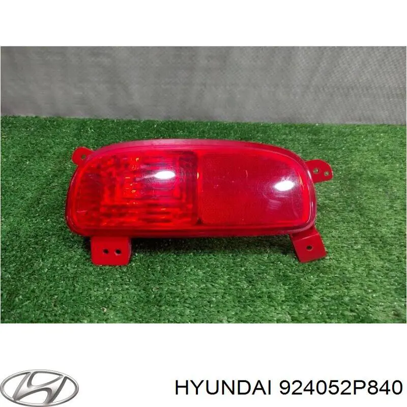 924052P840 Hyundai/Kia lanterna de nevoeiro traseira esquerda