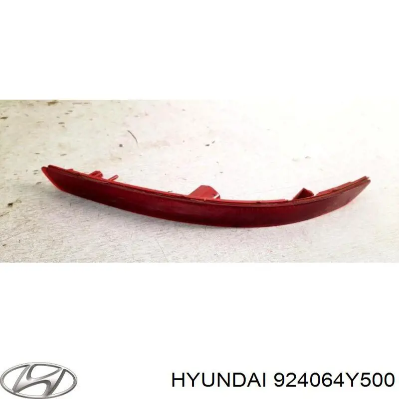 924064Y500 Hyundai/Kia Правый катафот бампера