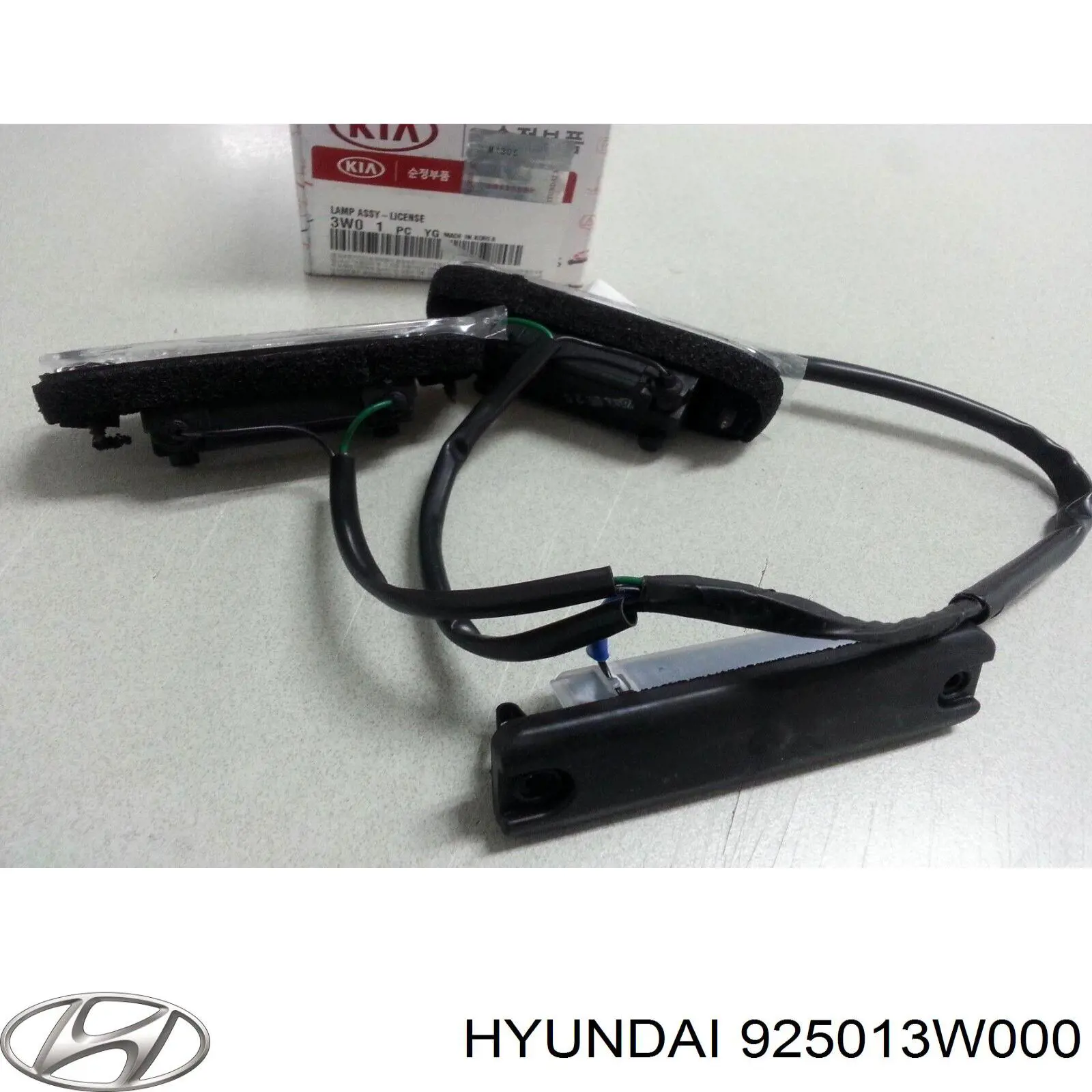 925013W000 Hyundai/Kia фонарь подсветки заднего номерного знака
