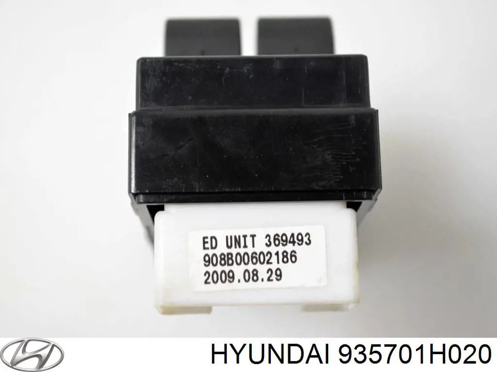 Кнопочный блок управления стеклоподъемником передний левый Hyundai/Kia 935701H020 цена, от 8.47 USD