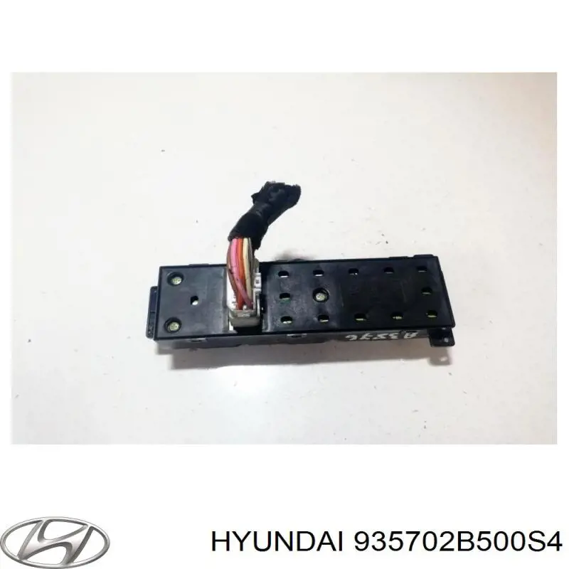  Hyundai/Kia 935702B500S4 цена, от 25.34 USD