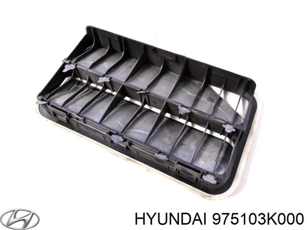 Решетка вентиляционная задняя на Hyundai Sonata NF