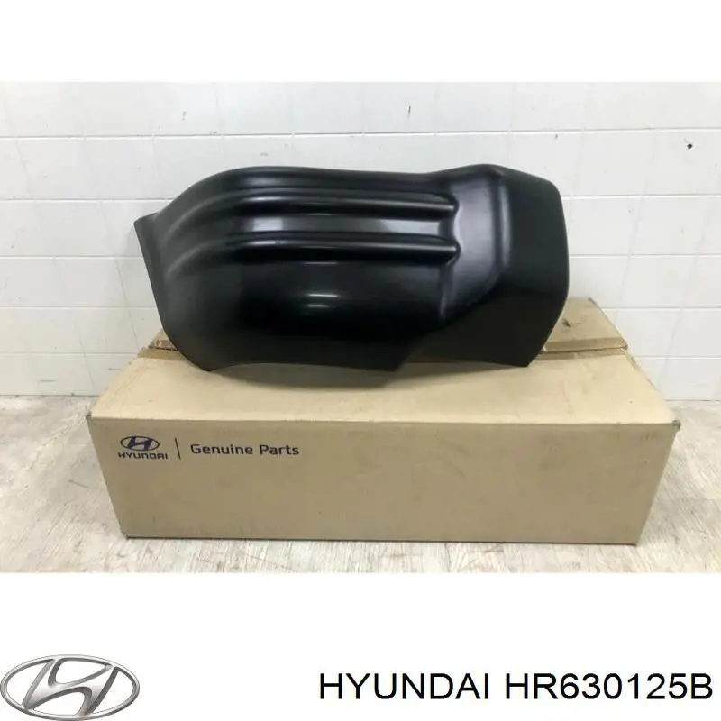 Накладка бампера переднего правая на Hyundai Galloper JK