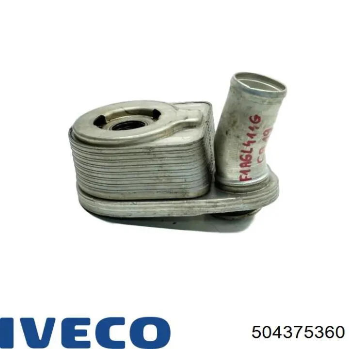 504375360 Iveco радиатор масляный (холодильник, под фильтром)