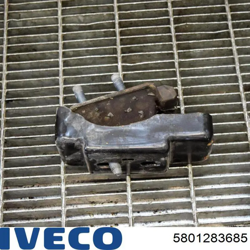 Подушка (опора) двигателя, левая/правая Iveco 5801283685 цена, от 82.31 USD