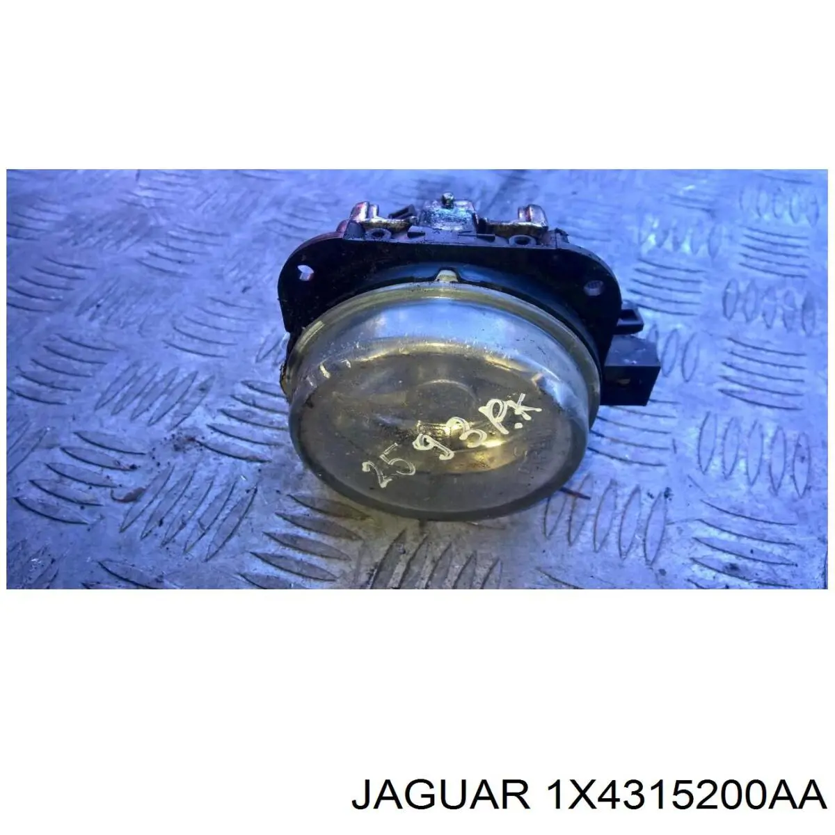 Фара противотуманная левая/правая Jaguar 1X4315200AA