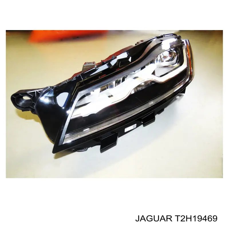 Левая фара T2H19469 Jaguar
