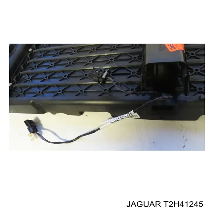 T2H1033 Jaguar Жалюзи радиатора