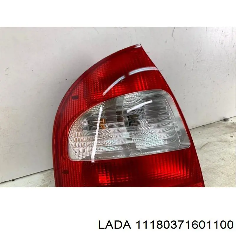 11183716011 Lada фонарь задний левый