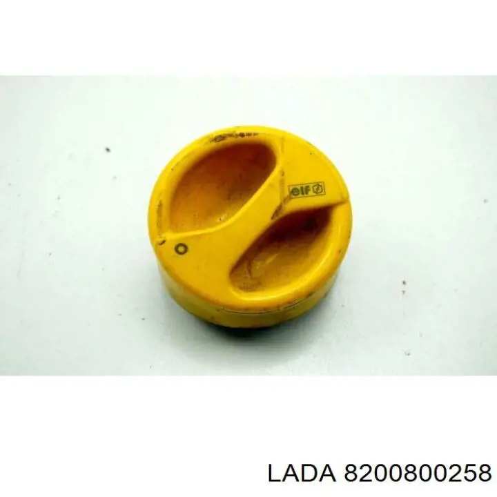 Крышка маслозаливной горловины 8200800258 Lada