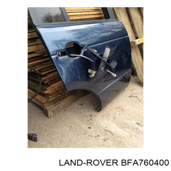Задняя правая дверь Land Rover LR018598