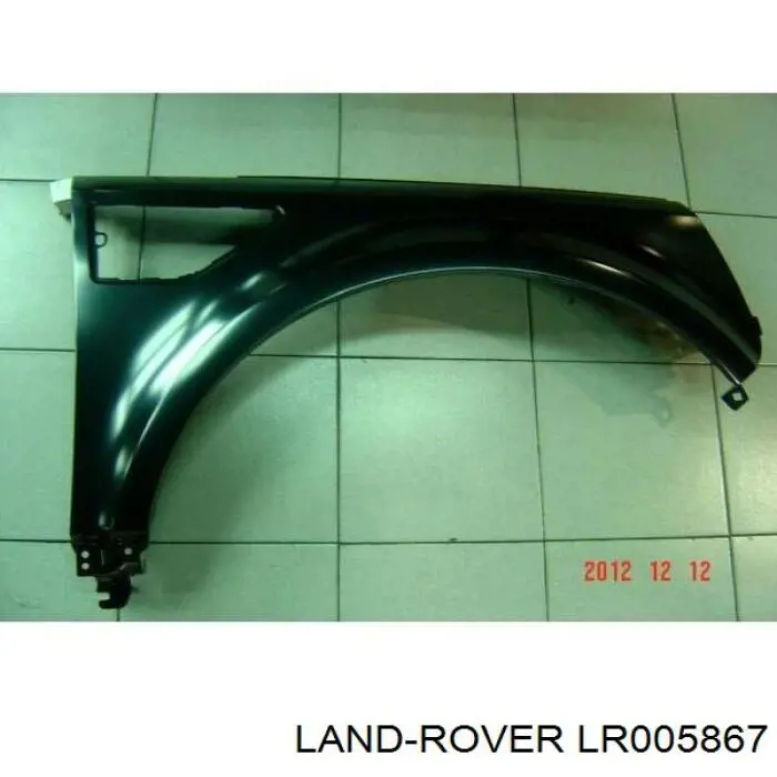LR005867 Land Rover Переднее правое крыло