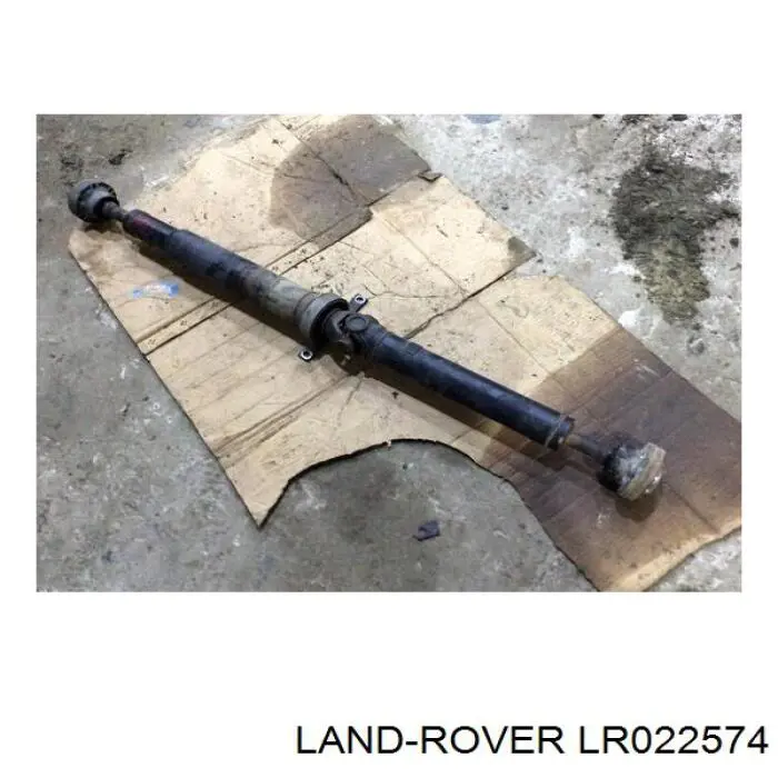 LR022574 Land Rover вал карданный задний, в сборе