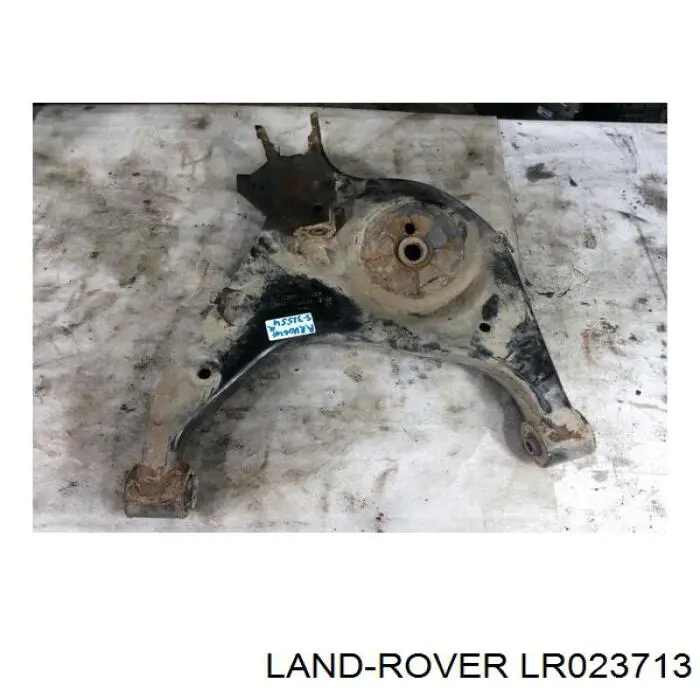 Рычаг задней подвески нижний правый RGG000083 Land Rover