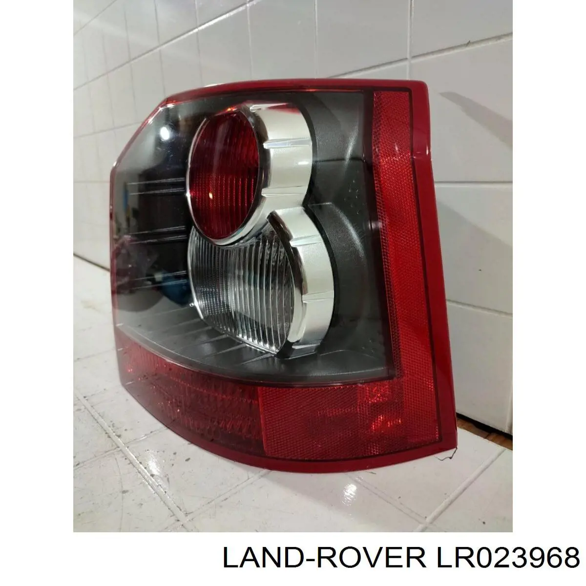 Фонарь задний правый Land Rover LR023968 цена, от 144.05 USD