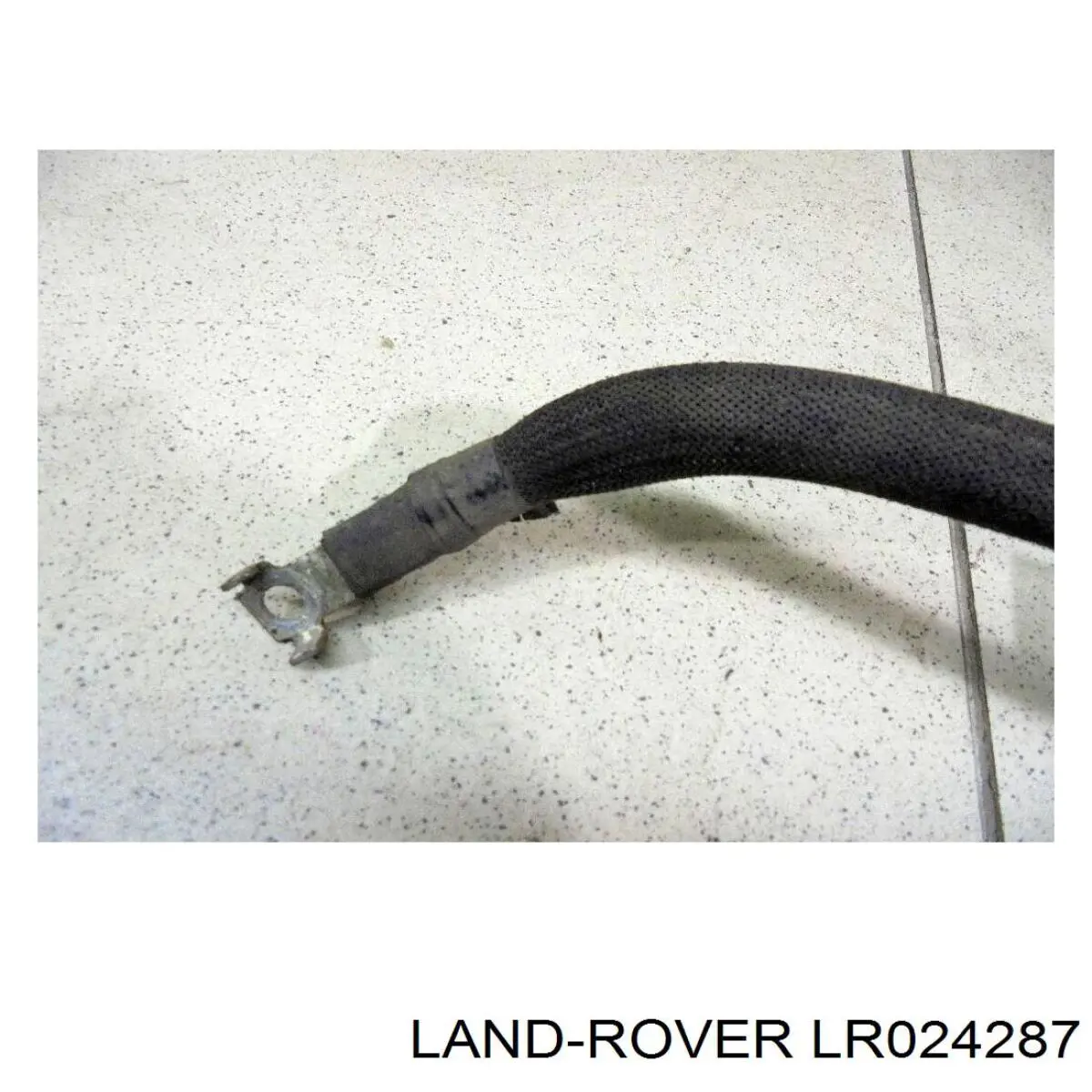 Купить LR015885 Land Rover 