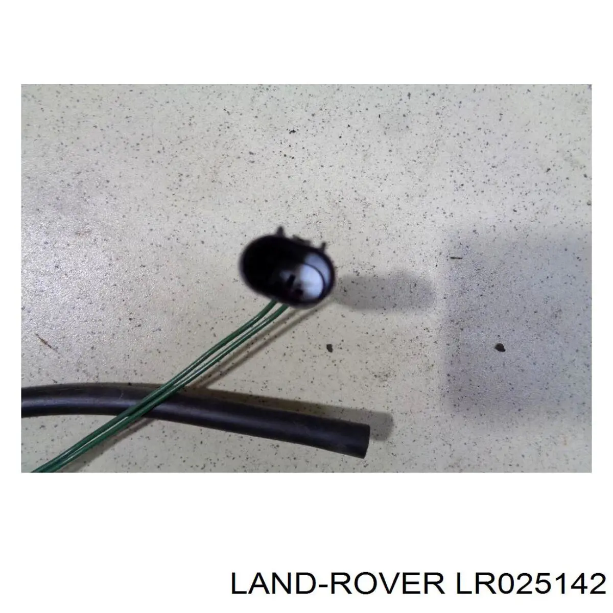 Купить LR025142 Land Rover Сопло омывателя лобового стекла