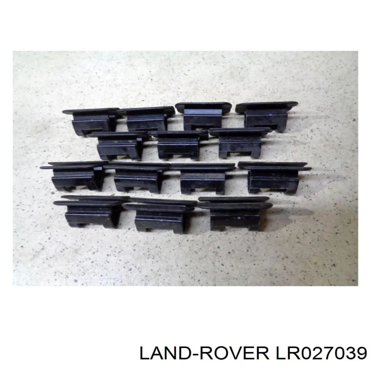 Пистон (клип) утеплителя капота Ford 5164707 цена, от 2.96 USD