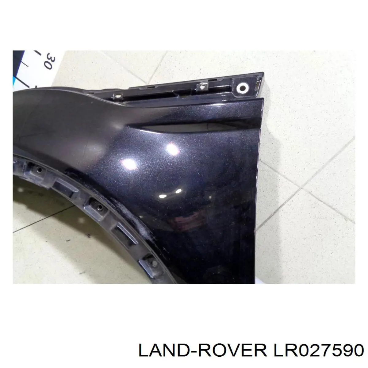 LR027590 Land Rover pára-lama dianteiro esquerdo