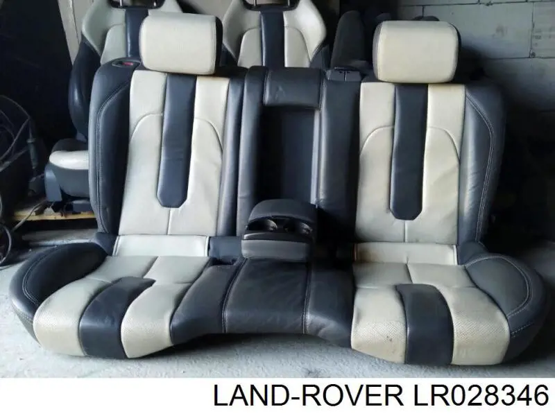 Передний бампер LR038565 Land Rover