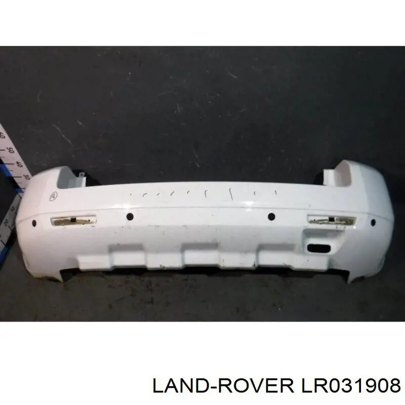 Задний бампер LR031908 Land Rover