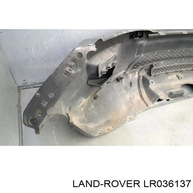 LR034207 Land Rover Бампер передний в сборе