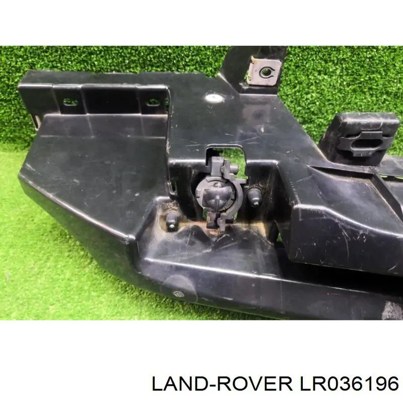 Кронштейн бампера переднего центральный Land Rover LR026533 цена, от 190.04 USD