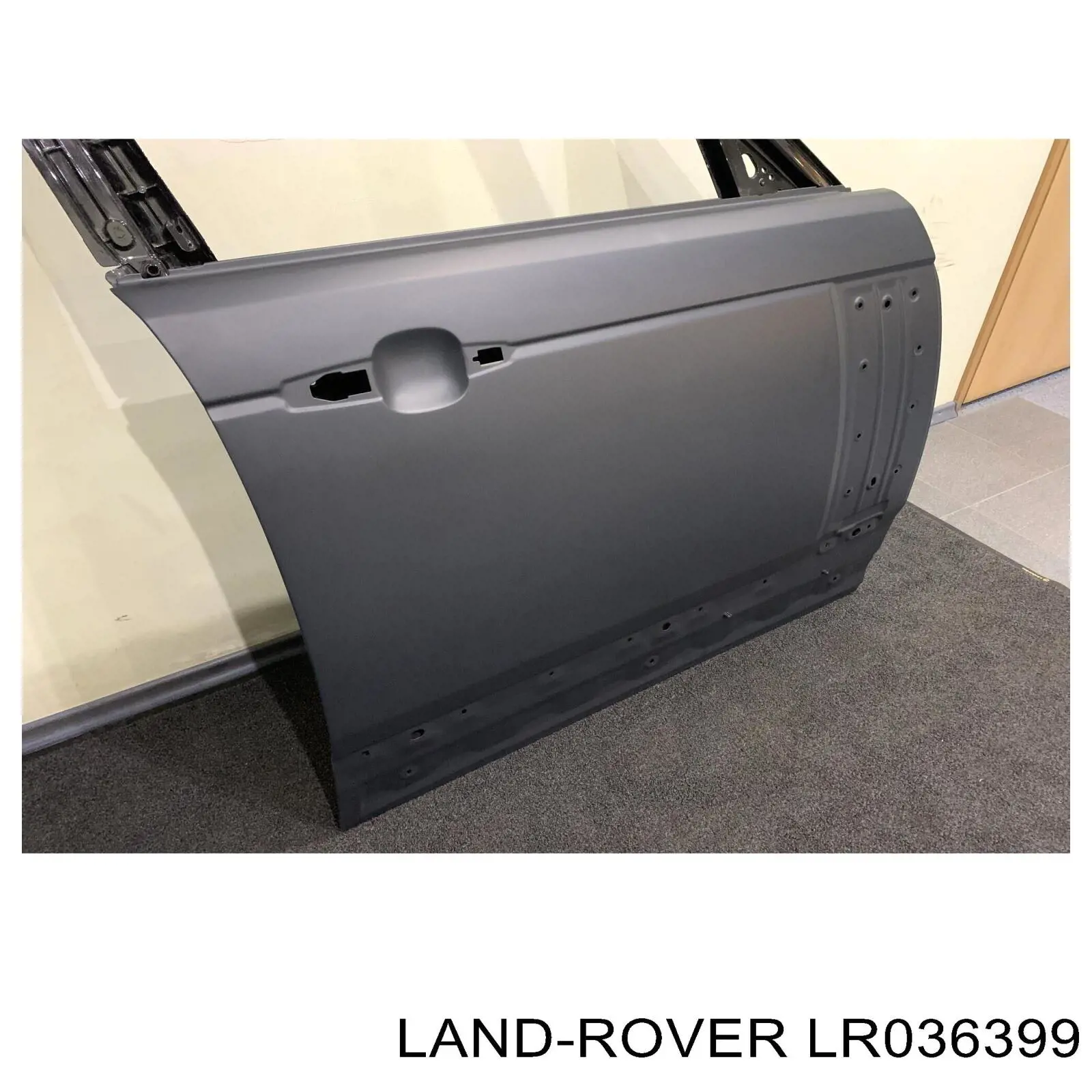LR036399 Land Rover Дверь передняя правая