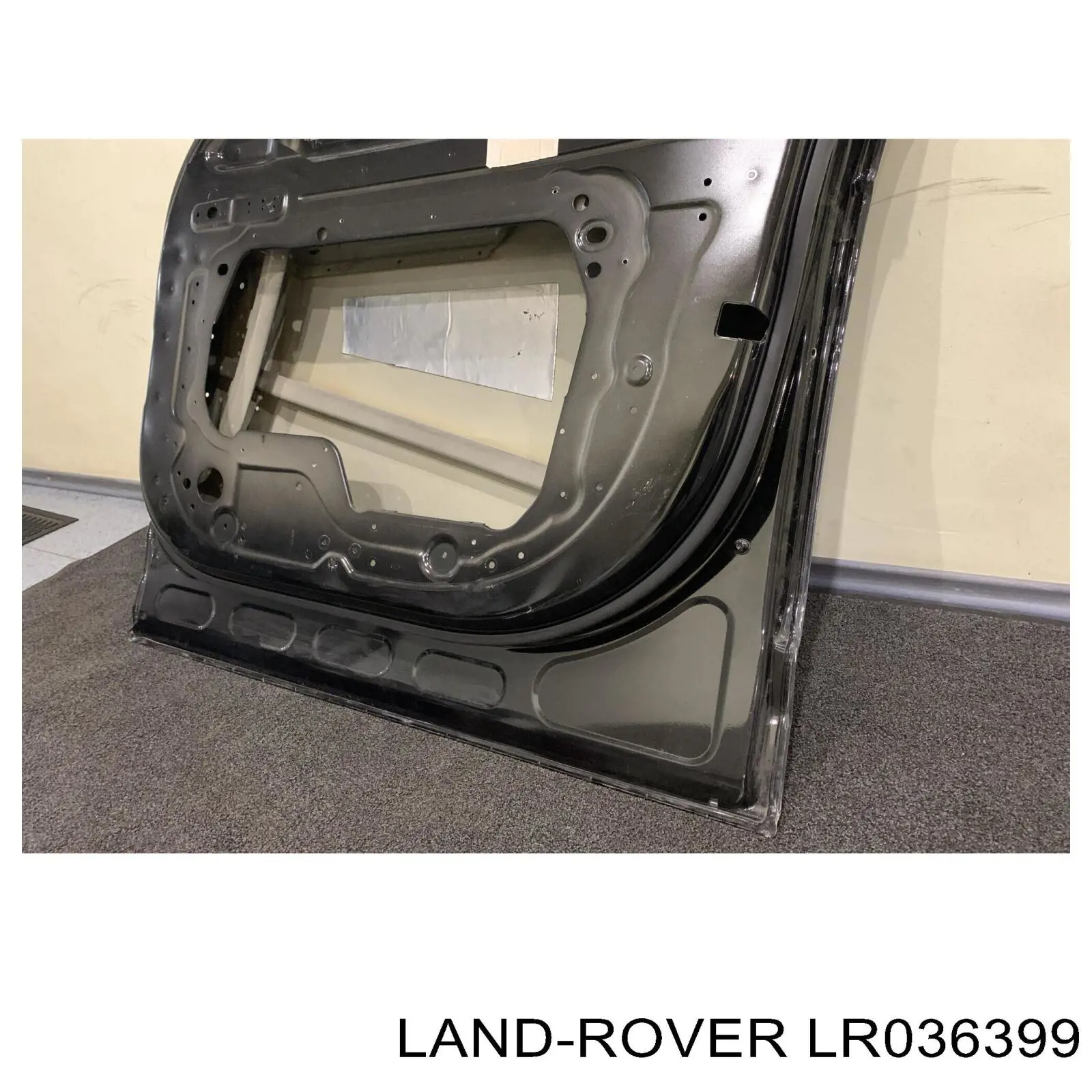 Дверь передняя правая Land Rover LR036399 цена, от 536.72 USD
