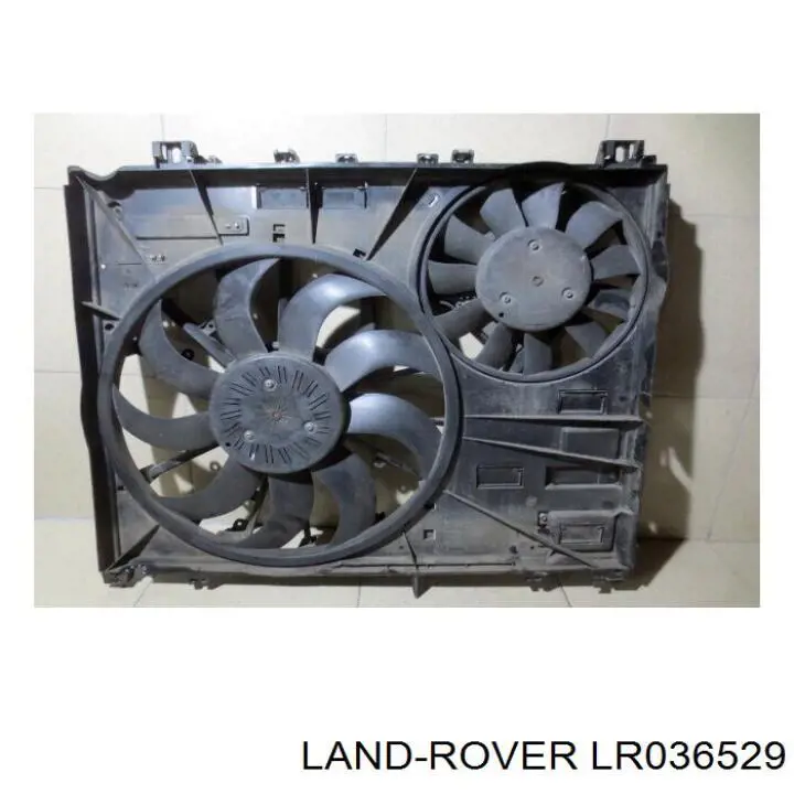 LR036529 Land Rover диффузор радиатора охлаждения, в сборе с мотором и крыльчаткой