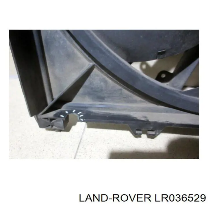 Диффузор вентилятора в сборе с мотором и крыльчаткой LR036529 Land Rover
