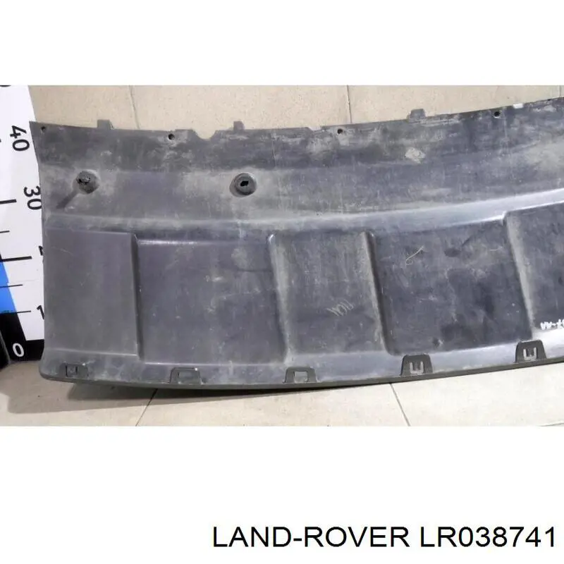 Заглушка буксировочного крюка в передний бампер Land Rover CK5219B537AA цена, от 155.67 USD