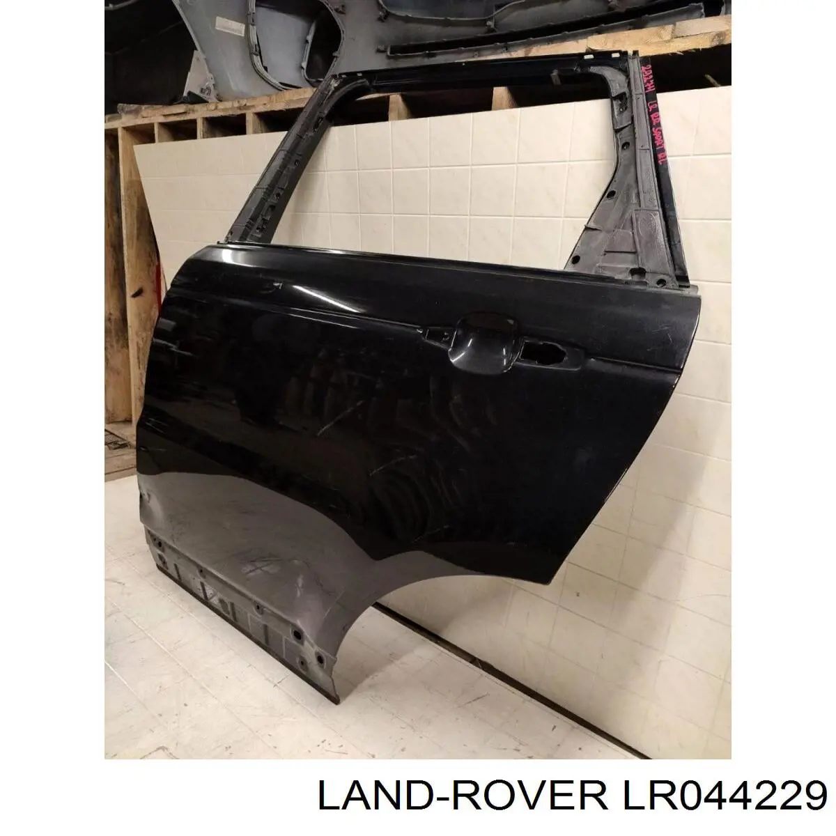 LR044229 Land Rover Дверь пассажирская задняя левая