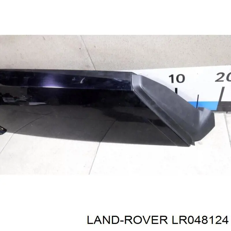 Купить LR037545 Land Rover Накладка стойки кузова внешняя задняя правая