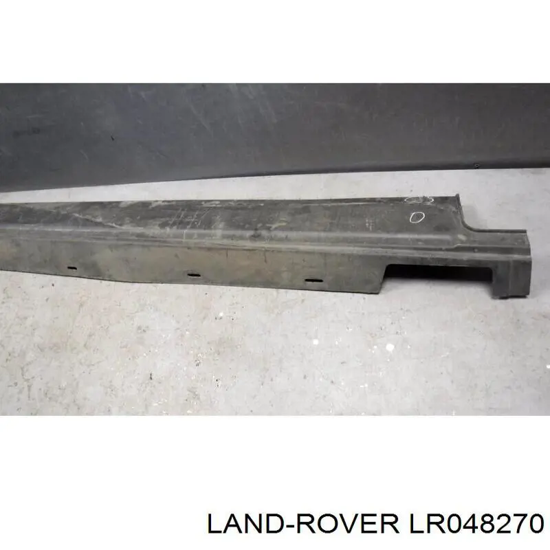 Накладка (молдинг) порога наружная правая Land Rover LR048270 цена, от 33.83 USD