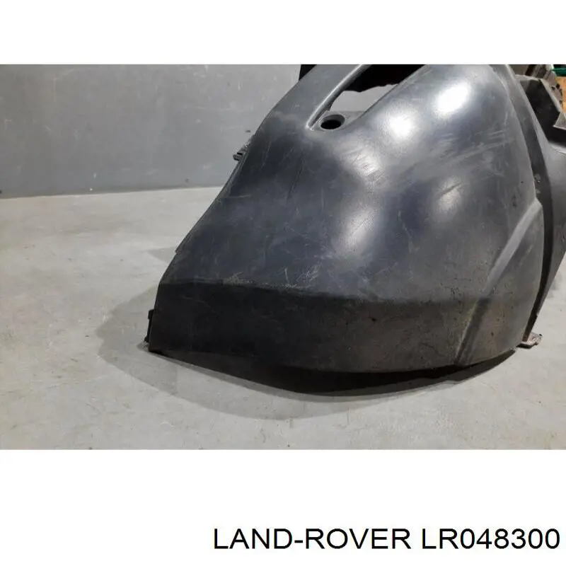 Купить LR048300 Land Rover Задний бампер