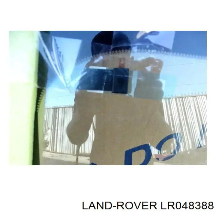 LR048388 Land Rover Автостекло