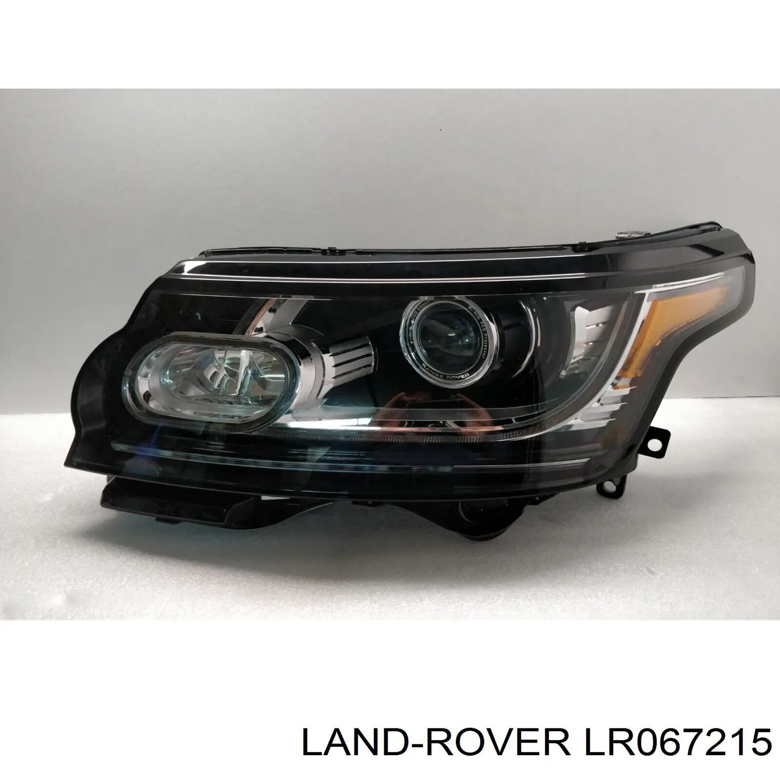 LR067215 Land Rover Фара