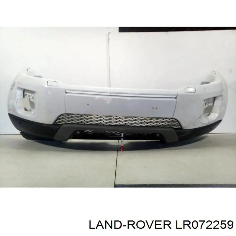 Передний бампер LR072259 Land Rover