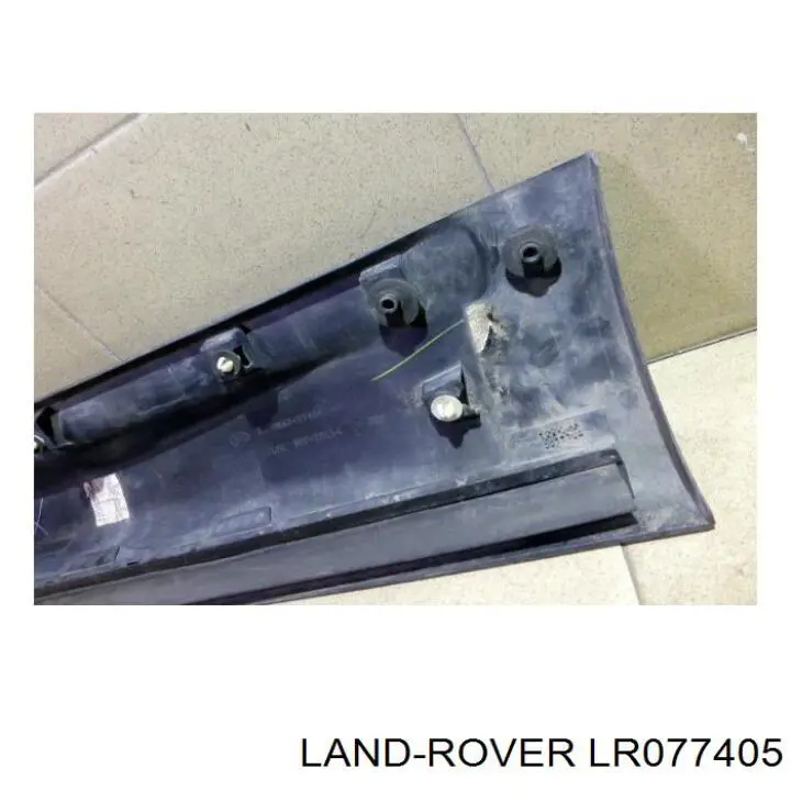 Купить LR044140 Land Rover Молдинг двери задней правой нижний