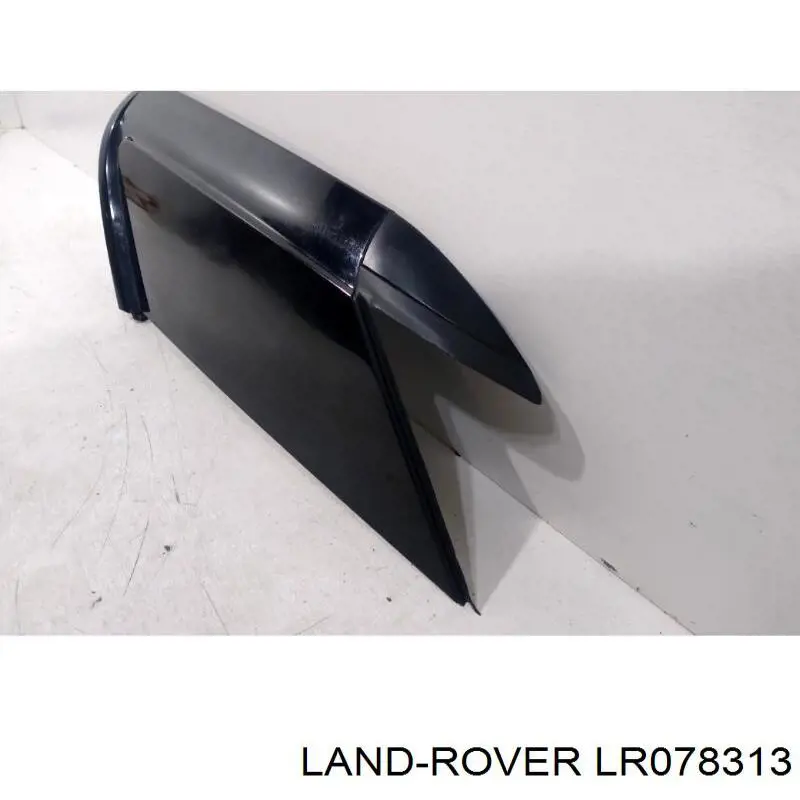 Накладка стойки кузова внешняя задняя правая LR056345 Land Rover