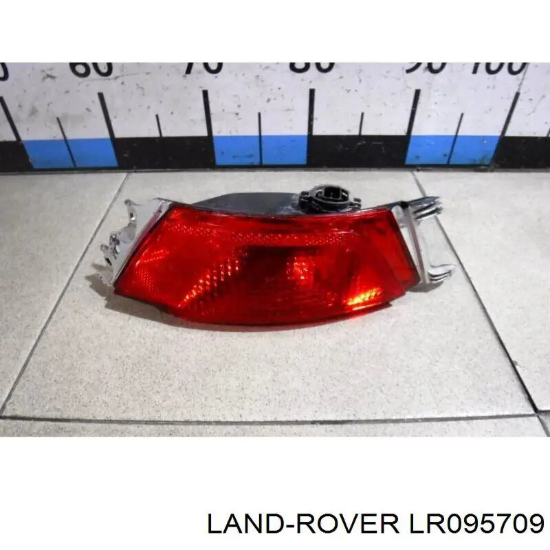 LR095709 Land Rover Противотуманнка задняя, левая