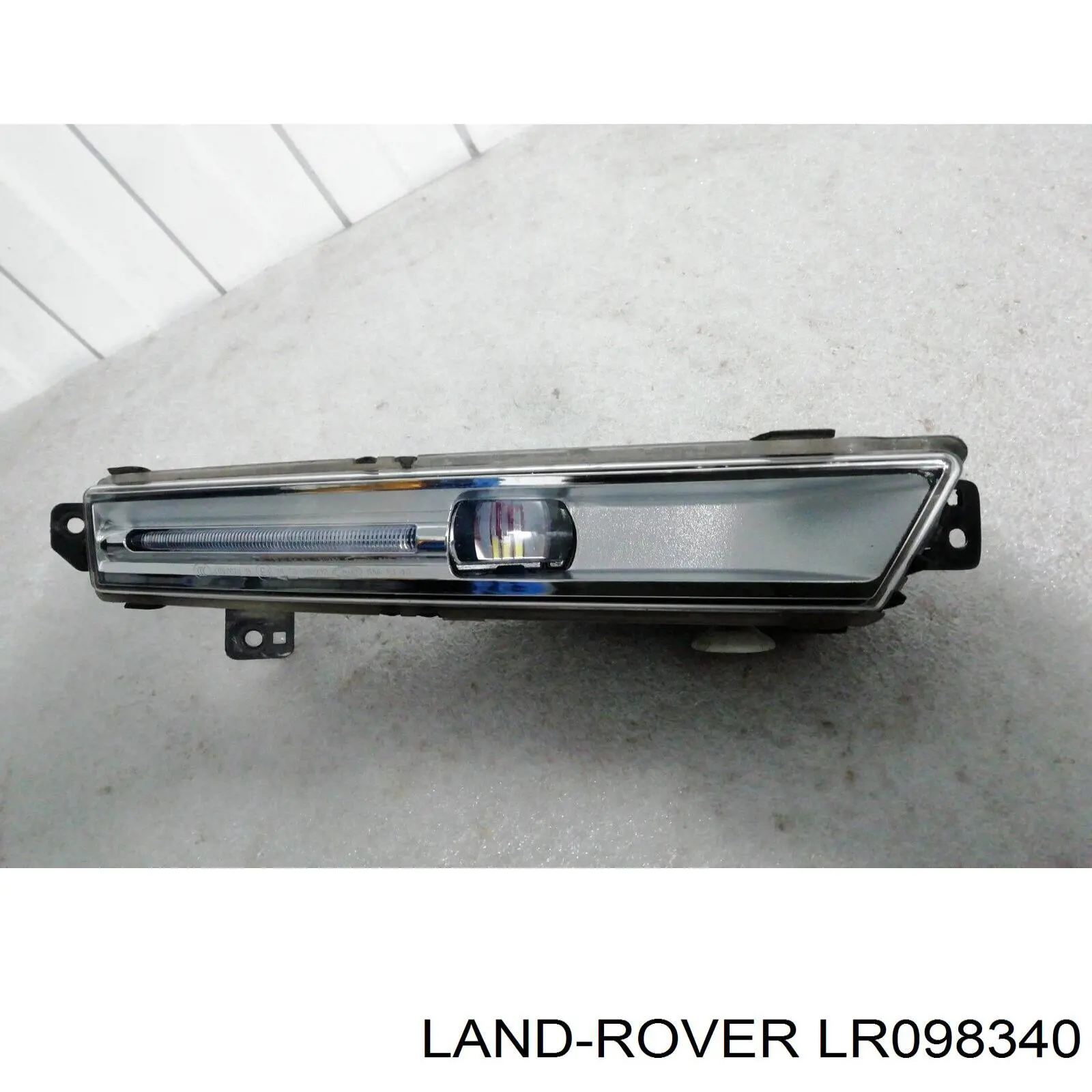 Фара противотуманная, правая Land Rover LR098340 цена, от 138.66 USD