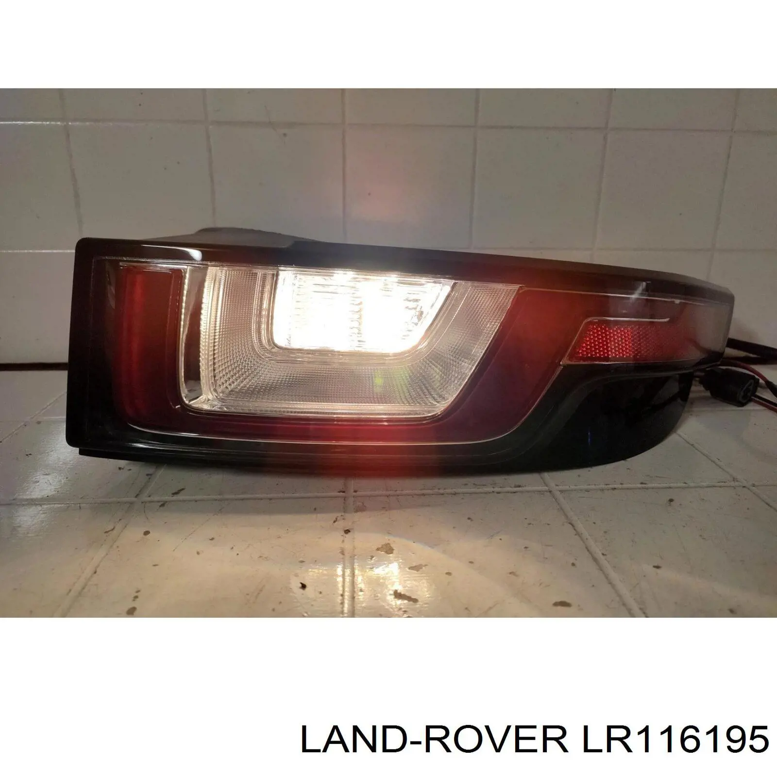 Купить LR116195 Land Rover Задняя правая фара