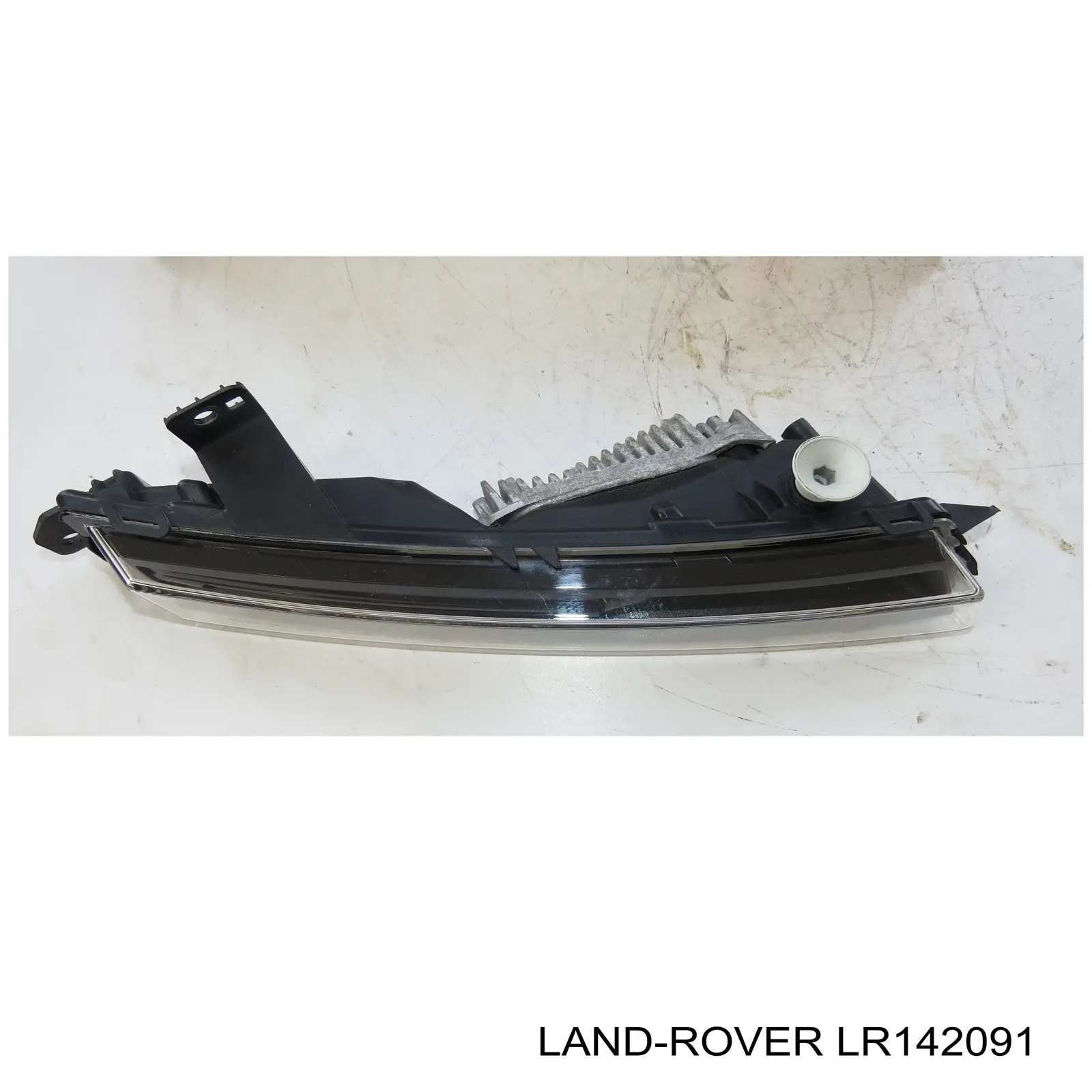 Фара противотуманная, левая Land Rover LR142091 цена, от 127.25 USD