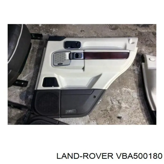 LR009604 Land Rover Обшивка (облицовка) внутренняя двери задней правой